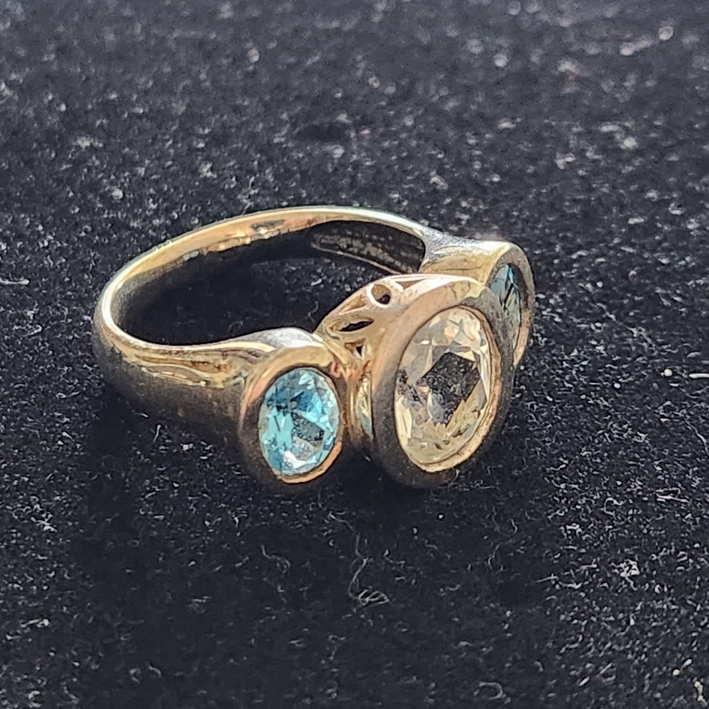 Elegant Clear and Blue Gemstones In 925 Silver Ring